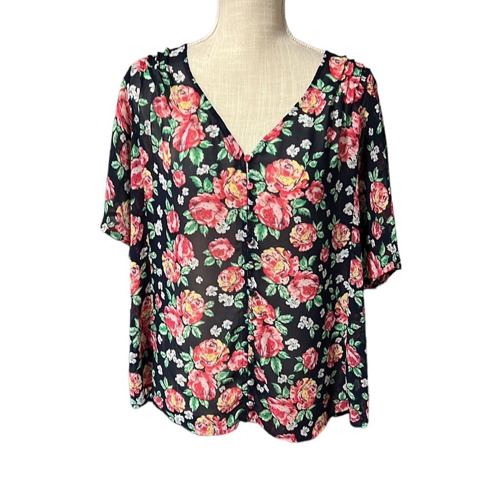 Torrid Short Sleeve Button Up Shirt Blouse Semi Sheer Black Red Floral Womens 1X